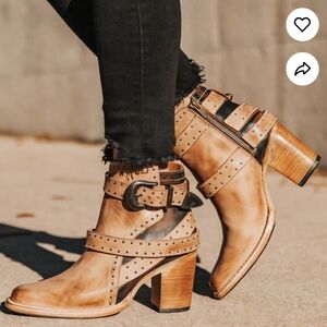 Freebird by Steven Patsy size 6 in Beige